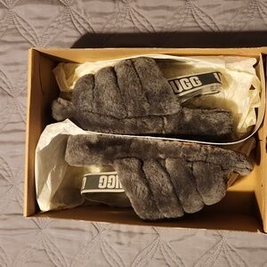 EUC UGG Fluff Yeah Slide.